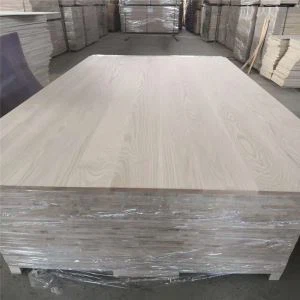 Дошка з деревини дуба